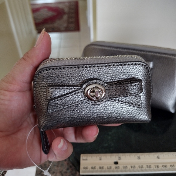 NWT Coach Cosmetic case / coin purse Bow 2 PC set - Picture 11 of 14